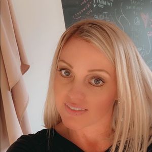 Meet your Posher, Dana